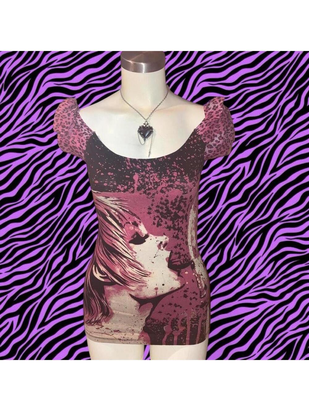 NWT absolutely SICK Too Fast Cirque Couture black & pink Graphic